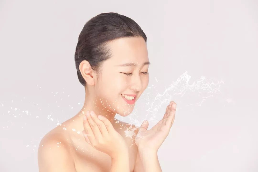 引起皮膚干燥的原因有哪些及解決方法！